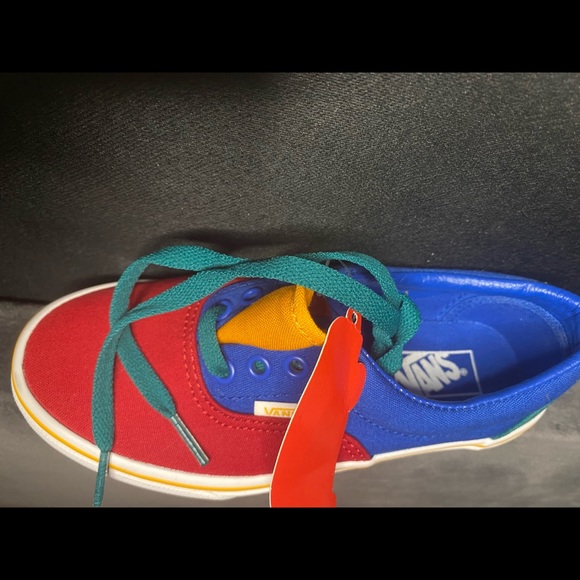 Vans - Picture 2 of 2